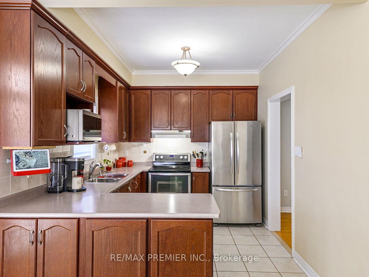 Photo 37 of 267 Caproni Drive, Vaughan, Maple — HOMEH