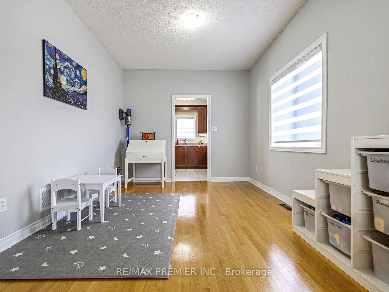 Photo 15 of 267 Caproni Drive, Vaughan, Maple — HOMEH