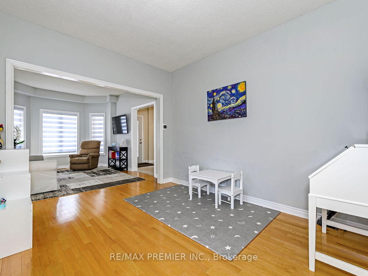 Photo 21 of 267 Caproni Drive, Vaughan, Maple — HOMEH