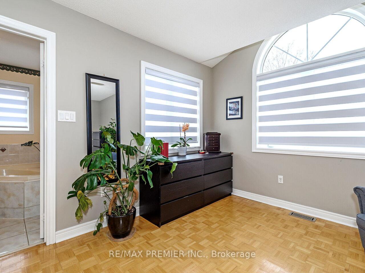 Photo 22 of 267 Caproni Drive, Vaughan, Maple — HOMEH