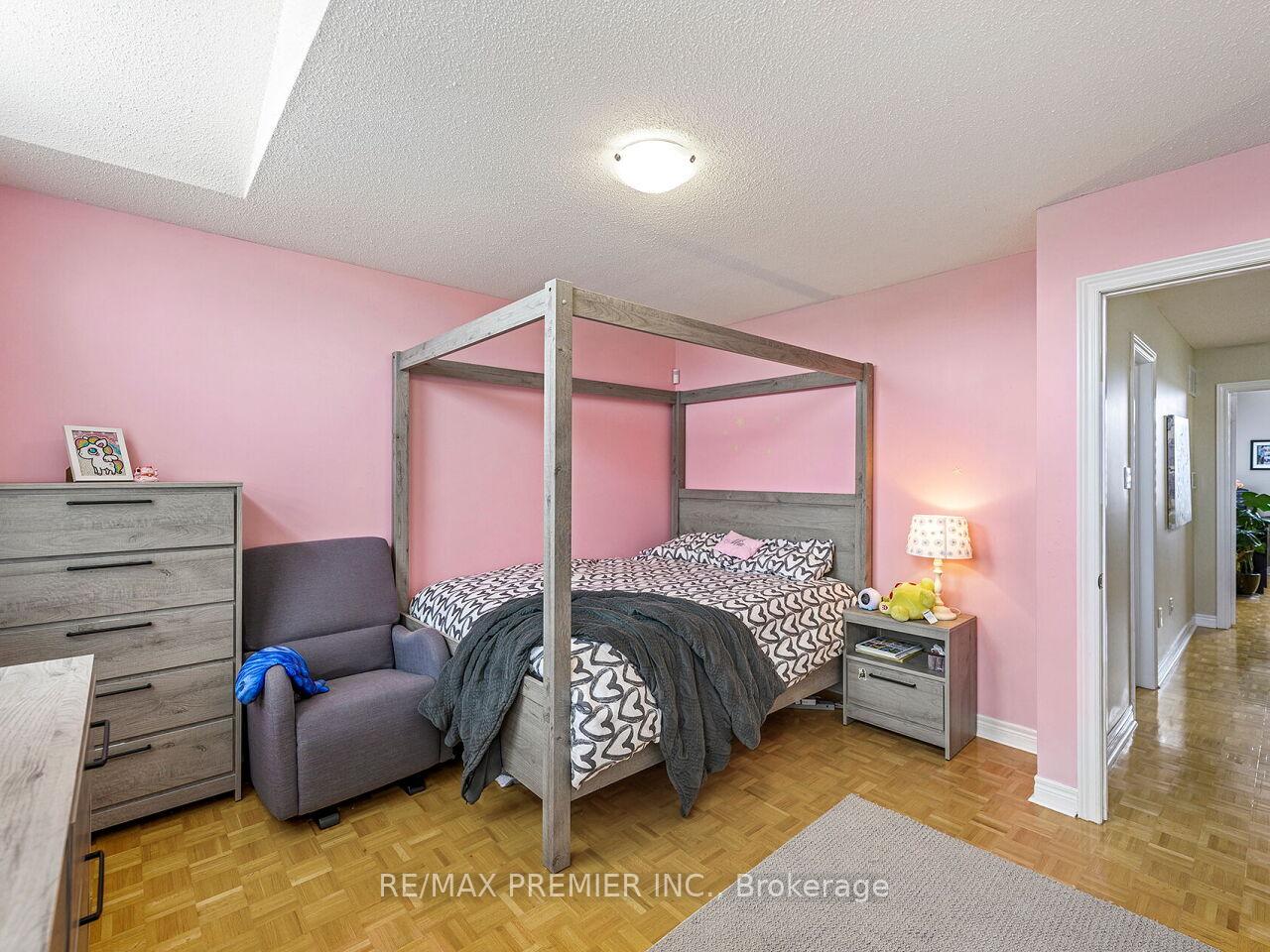Photo 29 of 267 Caproni Drive, Vaughan, Maple — HOMEH