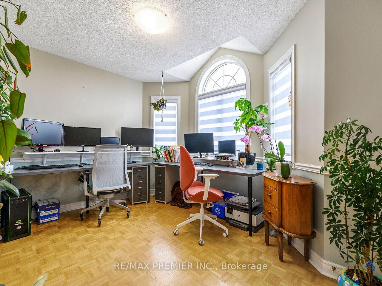 Photo 40 of 267 Caproni Drive, Vaughan, Maple — HOMEH