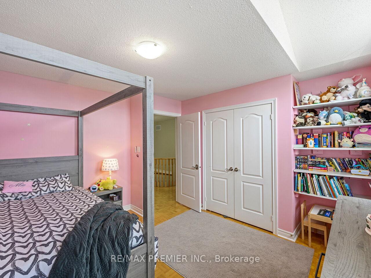 Photo 38 of 267 Caproni Drive, Vaughan, Maple — HOMEH