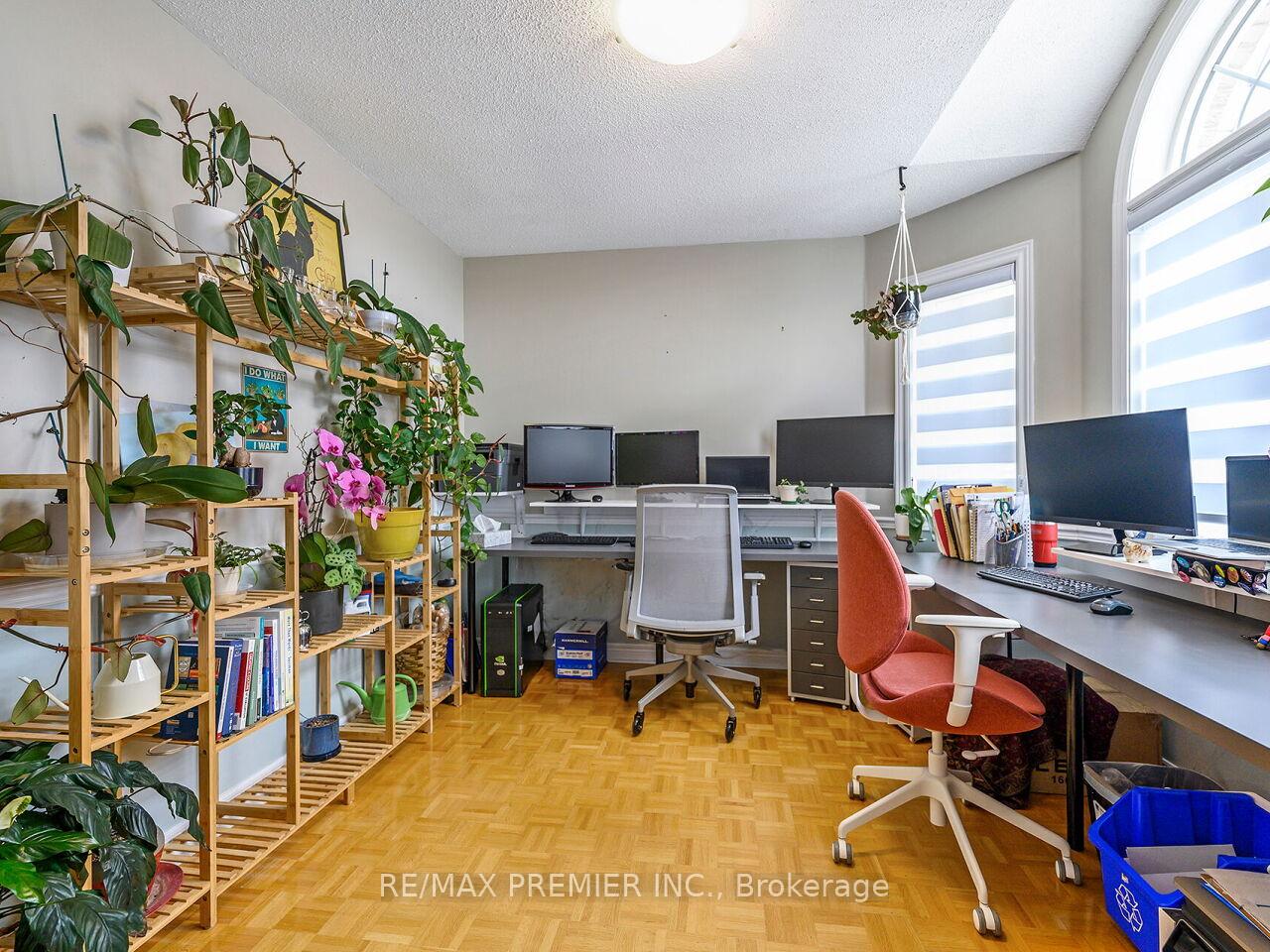 Photo 41 of 267 Caproni Drive, Vaughan, Maple — HOMEH