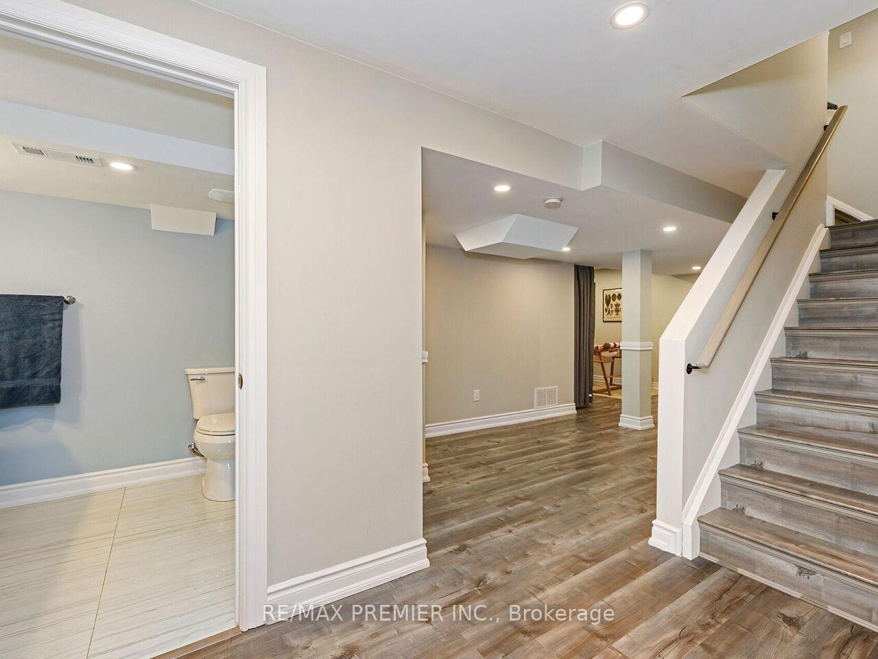 Photo 18 of 267 Caproni Drive, Vaughan, Maple — HOMEH