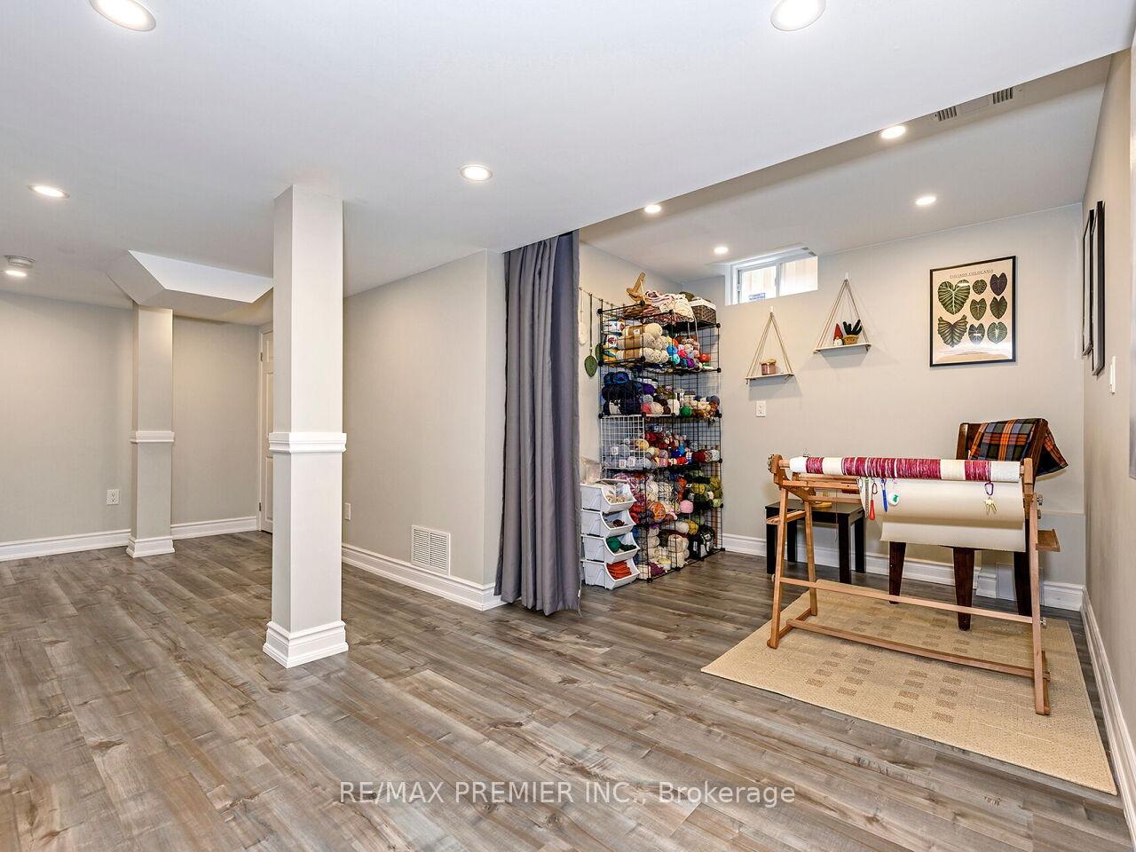 Photo 36 of 267 Caproni Drive, Vaughan, Maple — HOMEH
