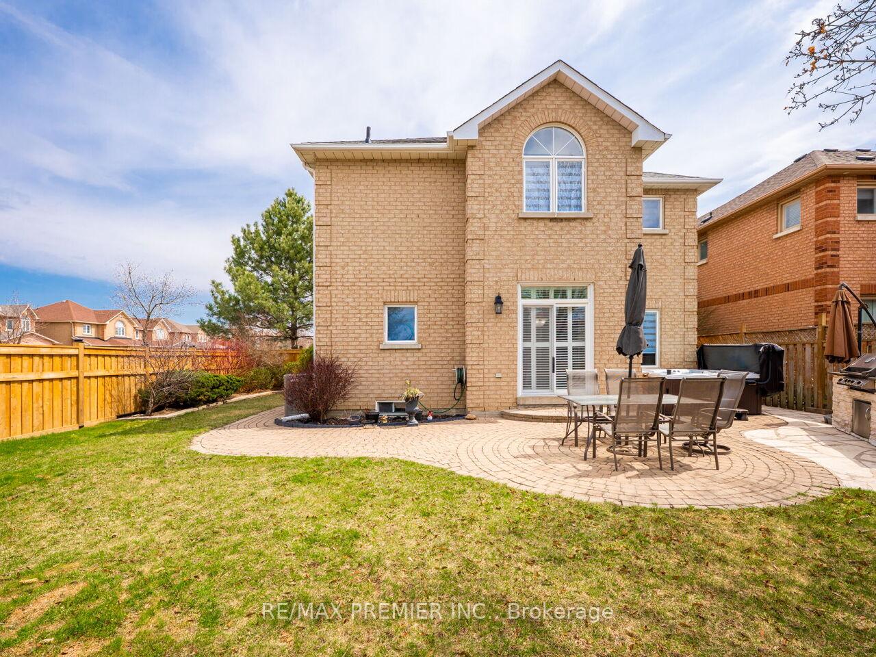 Photo 43 of 267 Caproni Drive, Vaughan, Maple — HOMEH