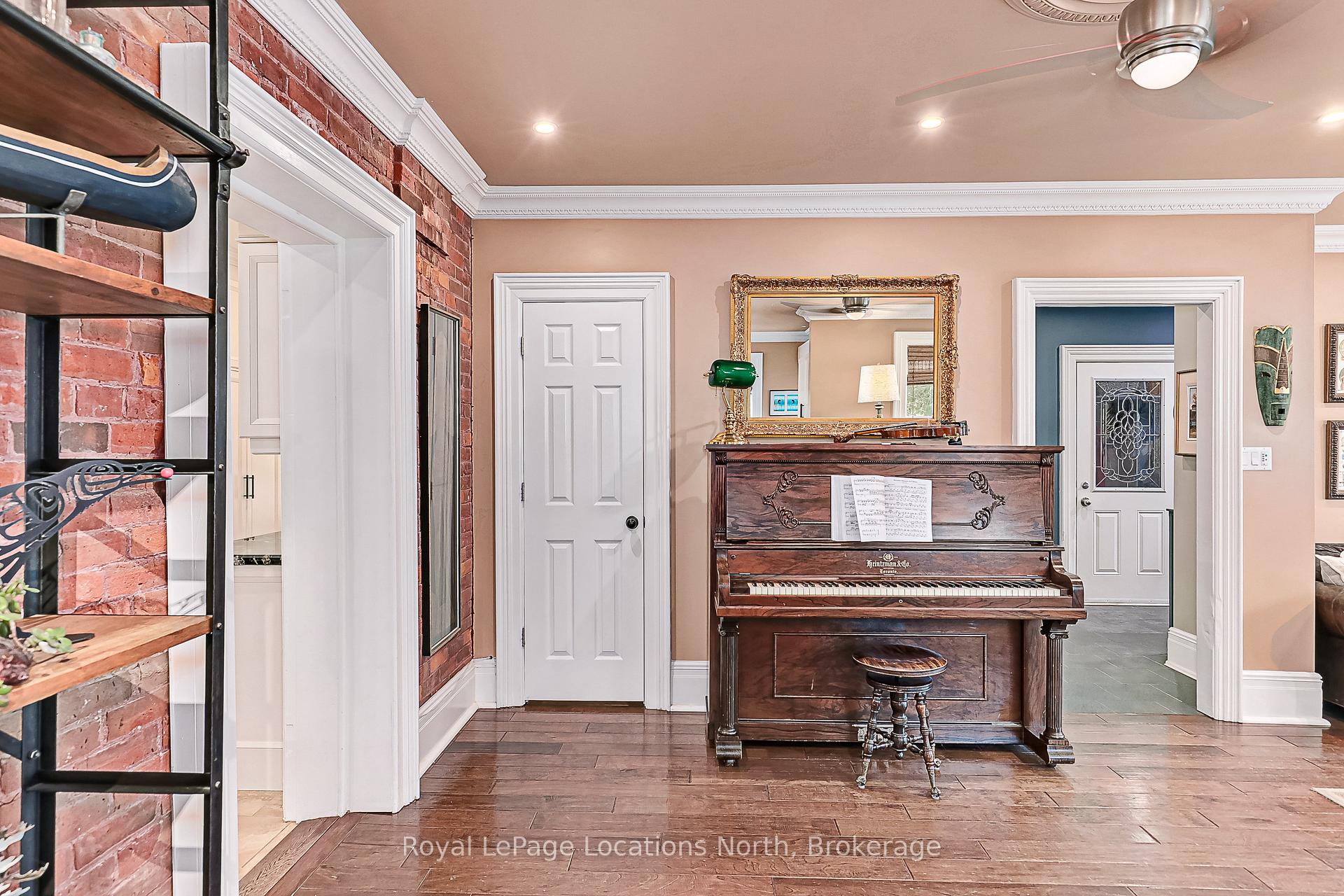 Photo 17 of 529 Ste Marie Street, Collingwood — HOMEH