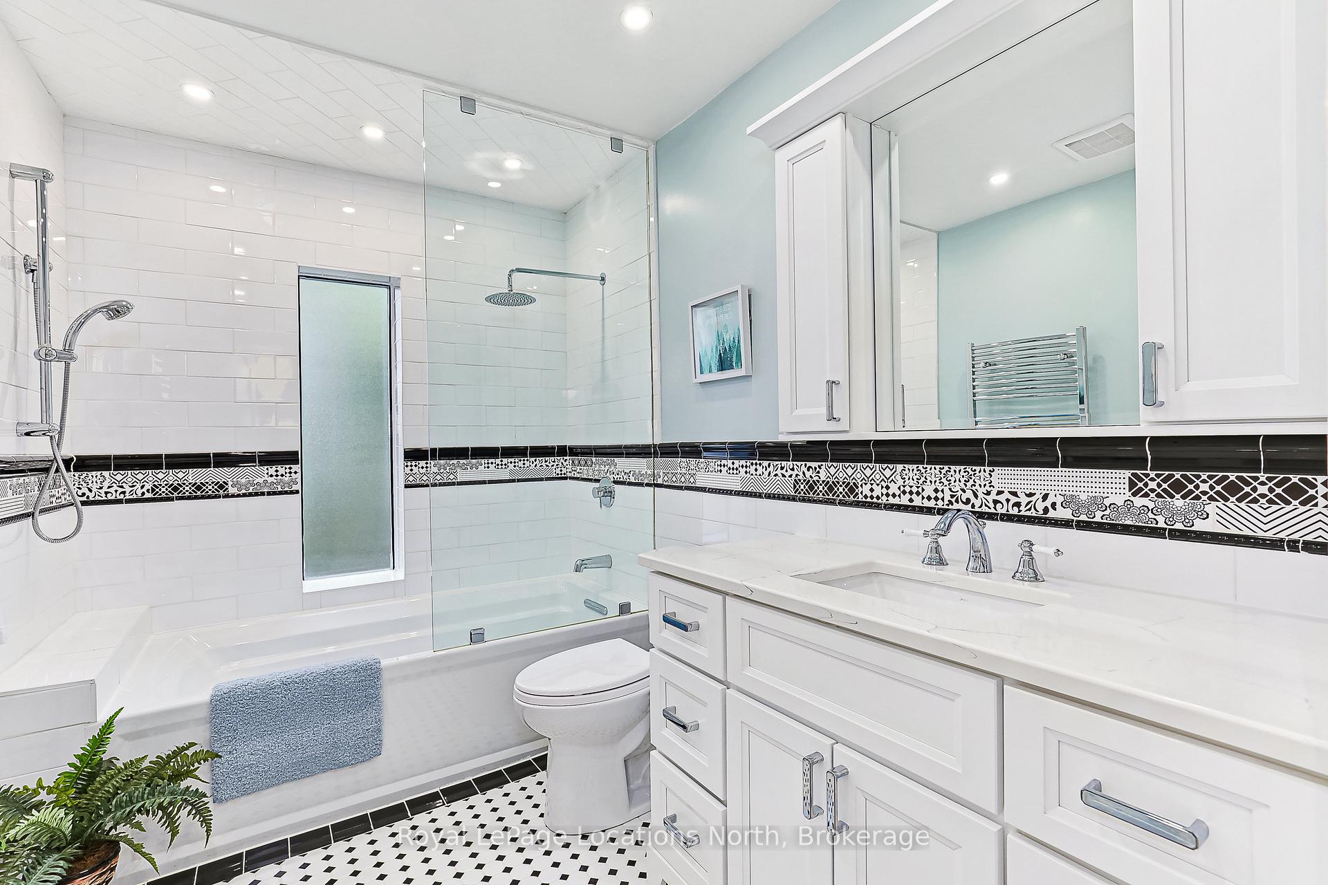 Photo 43 of 529 Ste Marie Street, Collingwood — HOMEH
