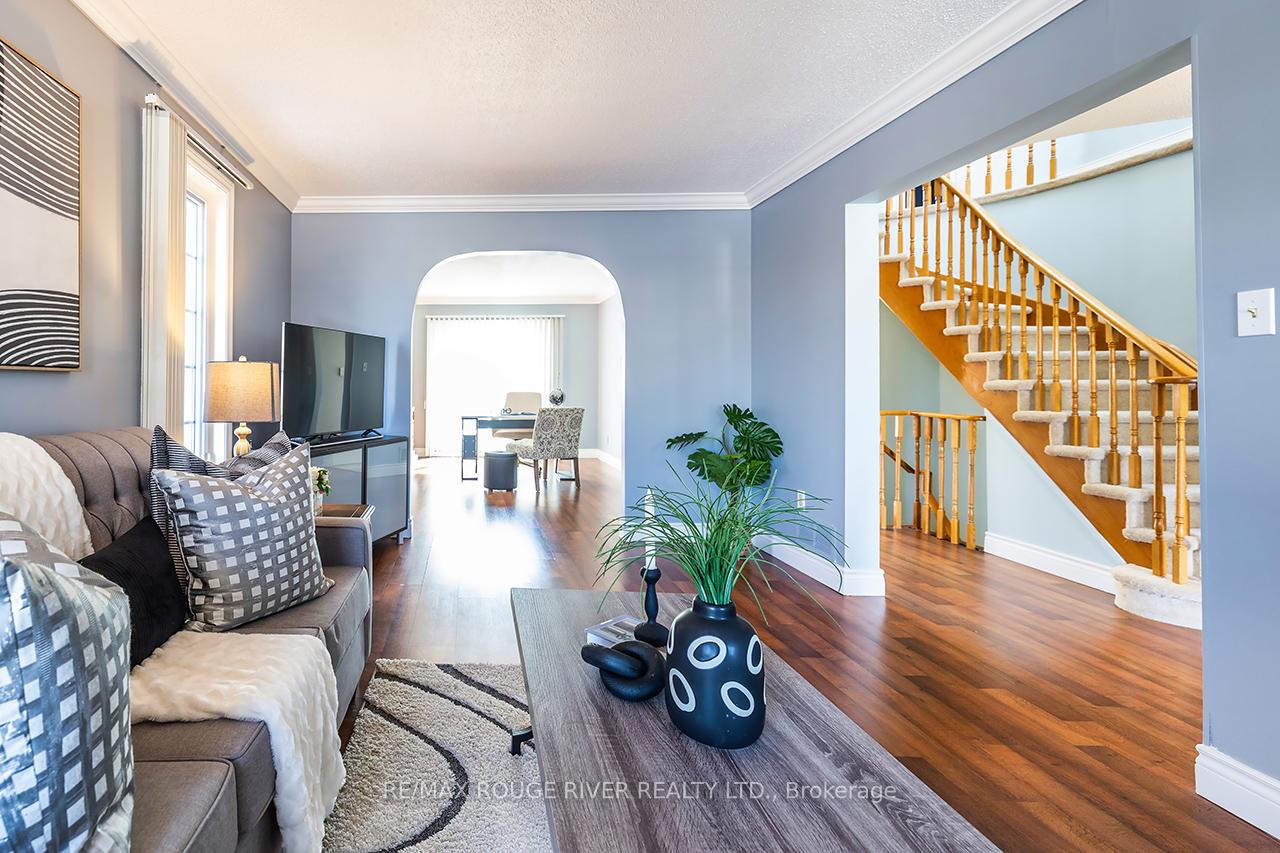 Photo 10 of 612 Prestwick Drive, Oshawa, McLaughlin — HOMEH