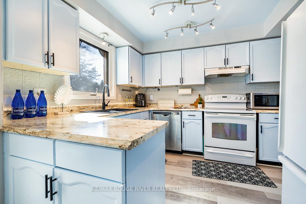 Photo 8 of 612 Prestwick Drive, Oshawa, McLaughlin — HOMEH