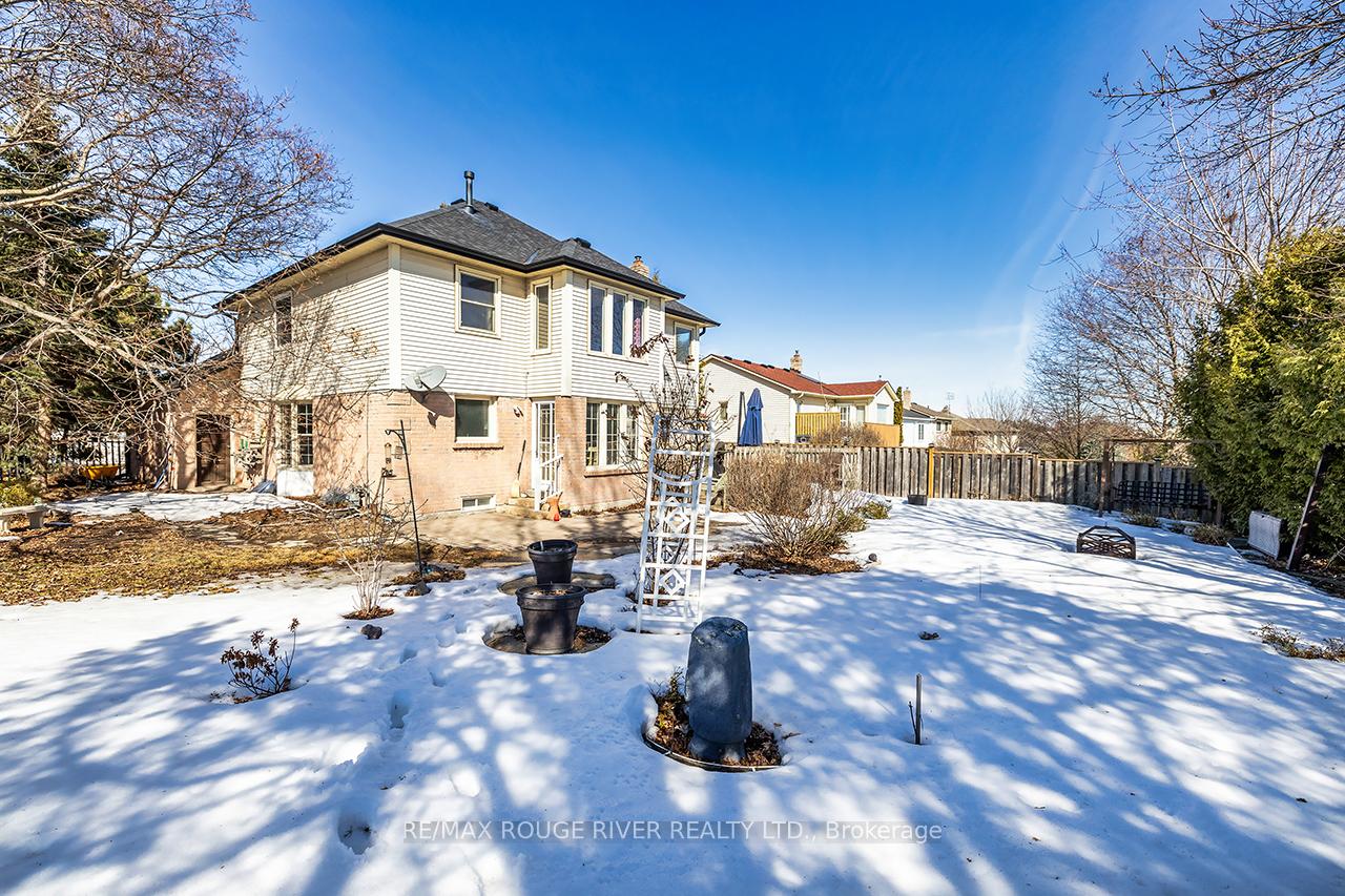 Photo 25 of 612 Prestwick Drive, Oshawa, McLaughlin — HOMEH