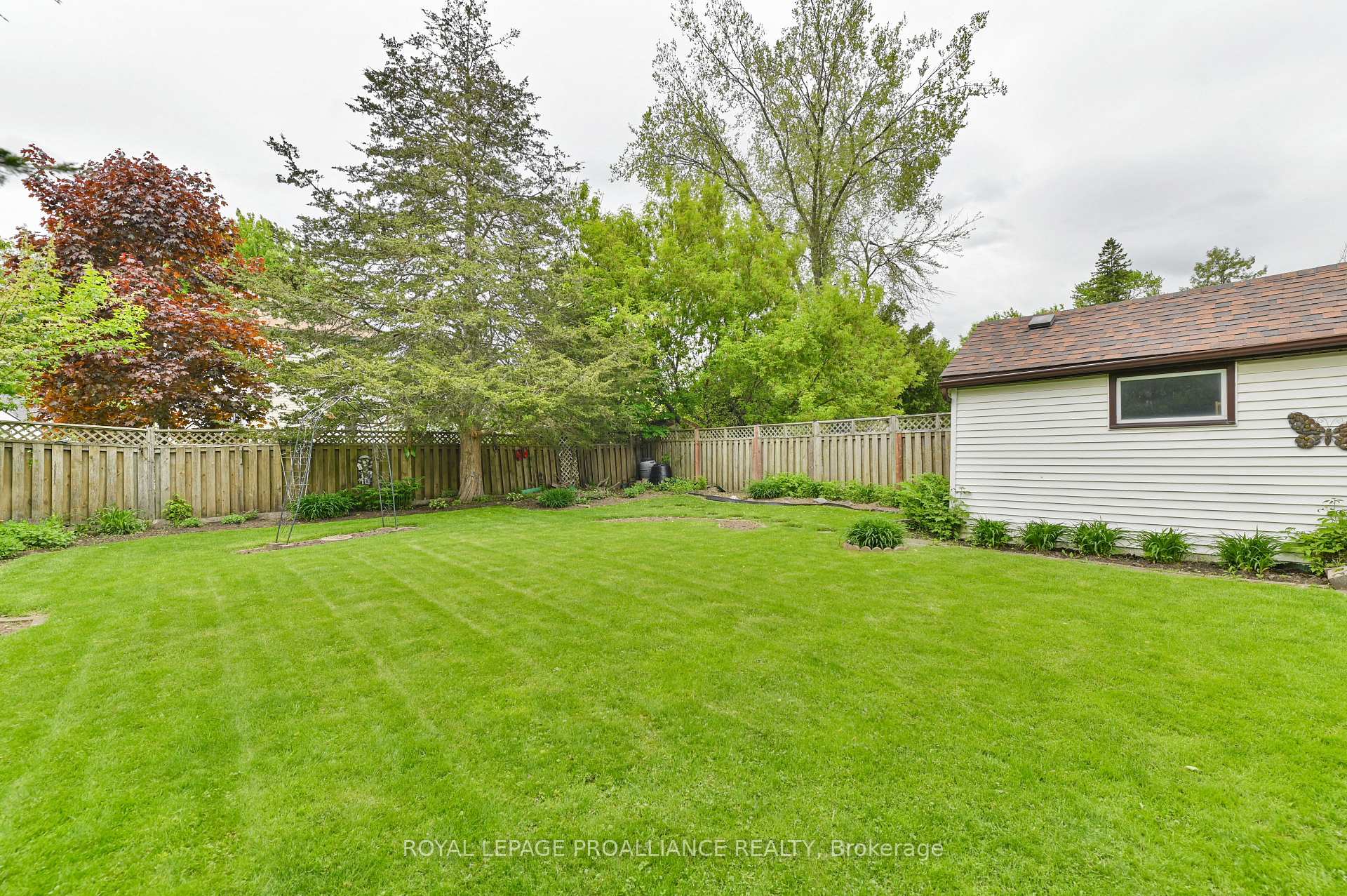 Photo 24 of 26 Charlotte Street, Belleville, Belleville Ward — HOMEH