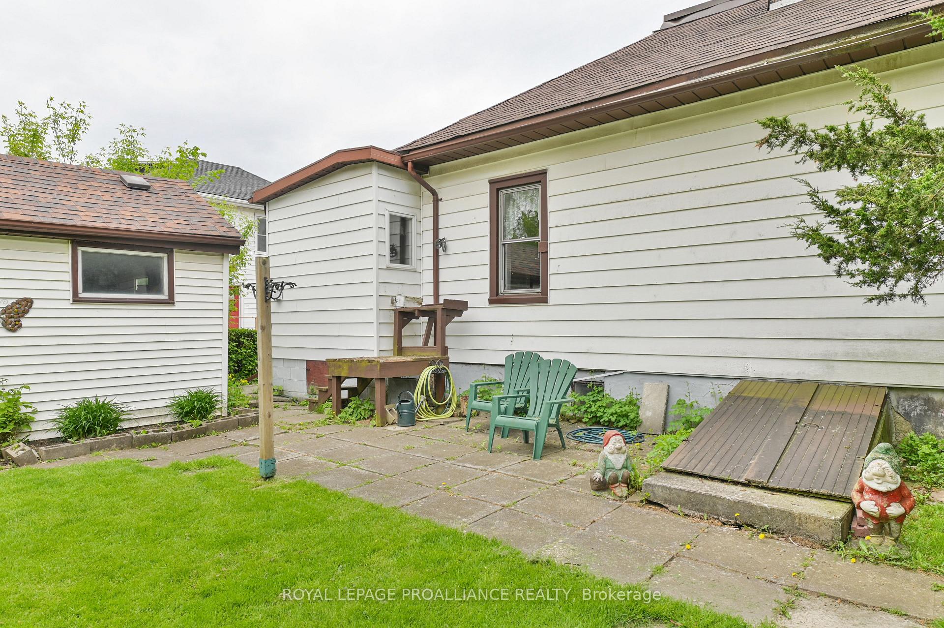 Photo 11 of 26 Charlotte Street, Belleville, Belleville Ward — HOMEH