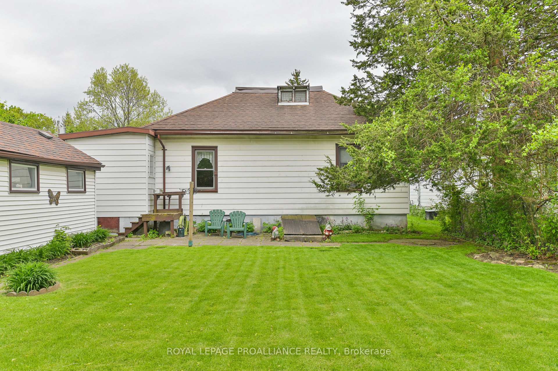Photo 12 of 26 Charlotte Street, Belleville, Belleville Ward — HOMEH