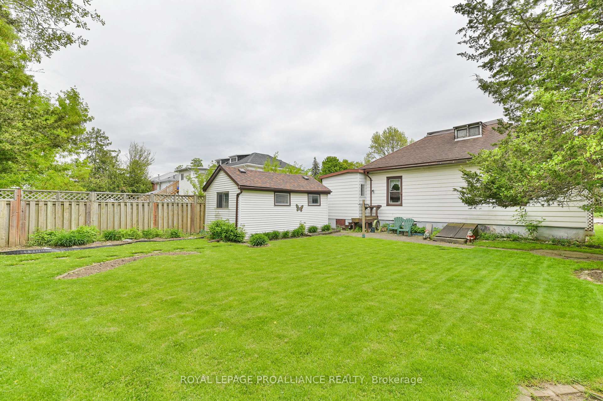 Photo 15 of 26 Charlotte Street, Belleville, Belleville Ward — HOMEH