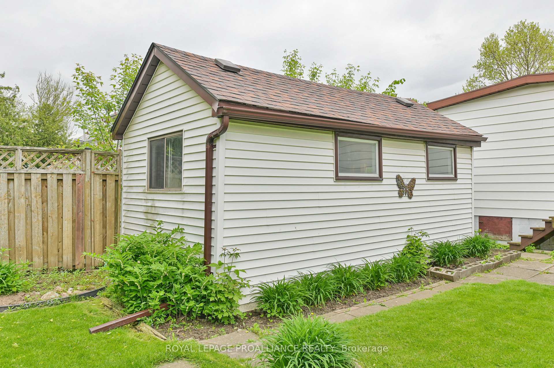 Photo 17 of 26 Charlotte Street, Belleville, Belleville Ward — HOMEH