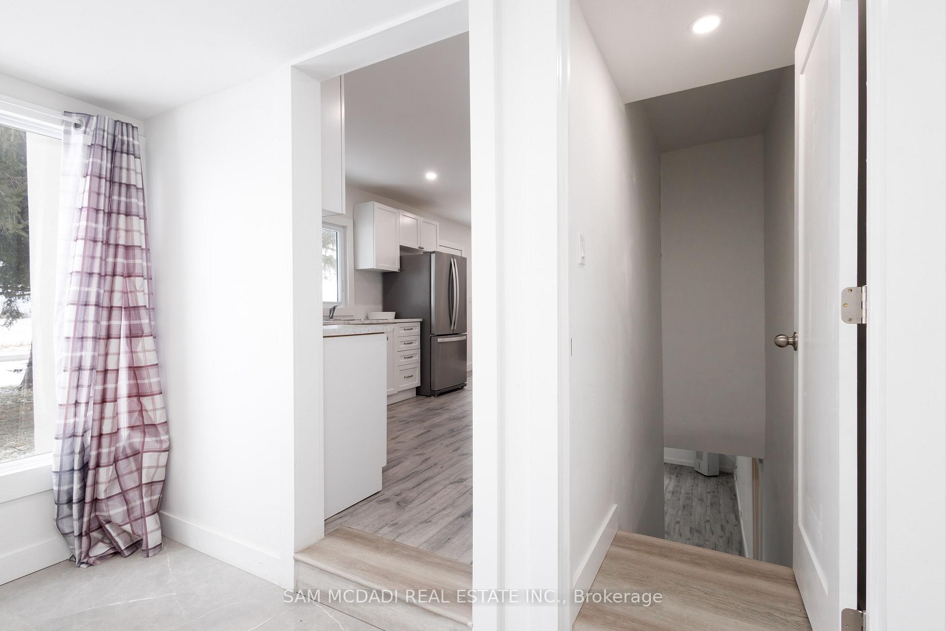 Photo 2 of 100 Green Mountain Road E, Hamilton, Rural Stoney Creek — HOMEH