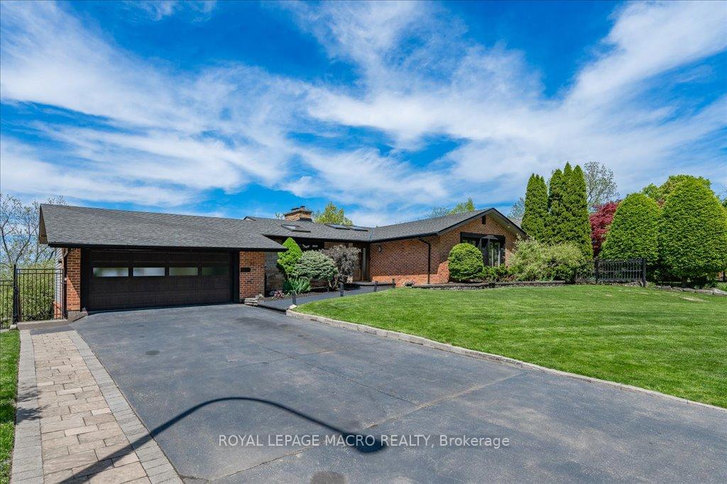Photo 2 of 33 Leslie Drive, Hamilton, Stoney Creek — HOMEH