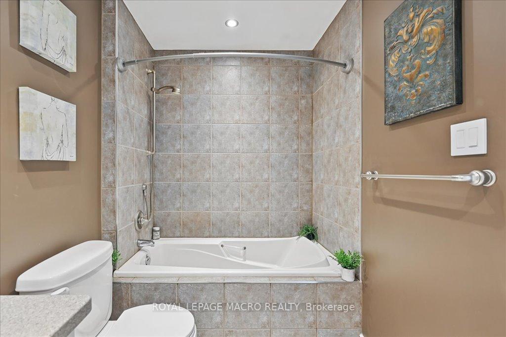 Photo 15 of 33 Leslie Drive, Hamilton, Stoney Creek — HOMEH
