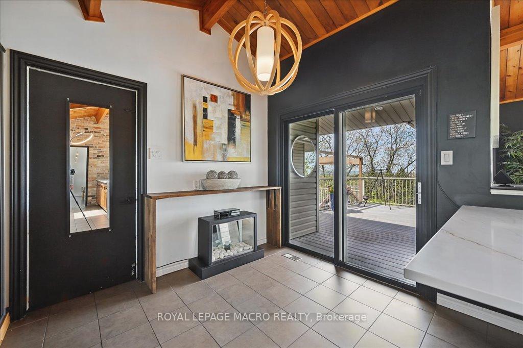Photo 16 of 33 Leslie Drive, Hamilton, Stoney Creek — HOMEH