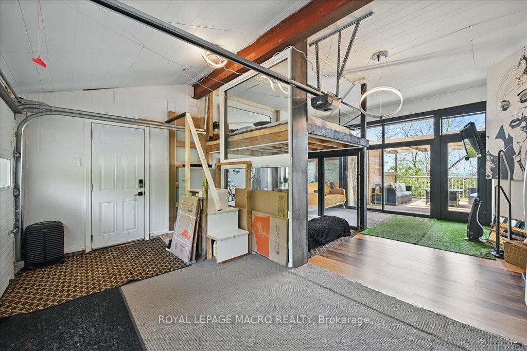 Photo 17 of 33 Leslie Drive, Hamilton, Stoney Creek — HOMEH