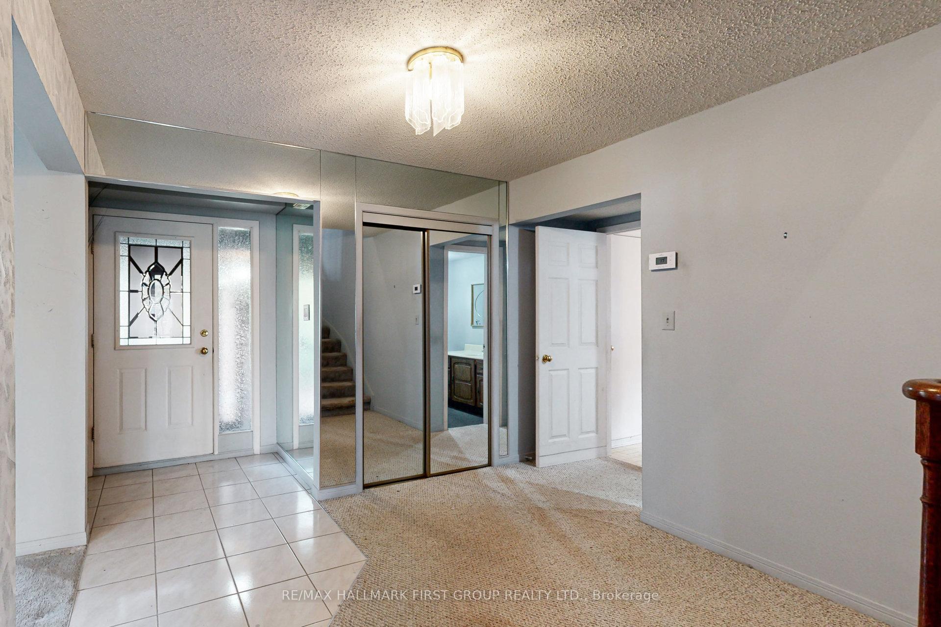 Photo 2 of 1008 Riverview Crescent, Pickering, Rouge Park — HOMEH