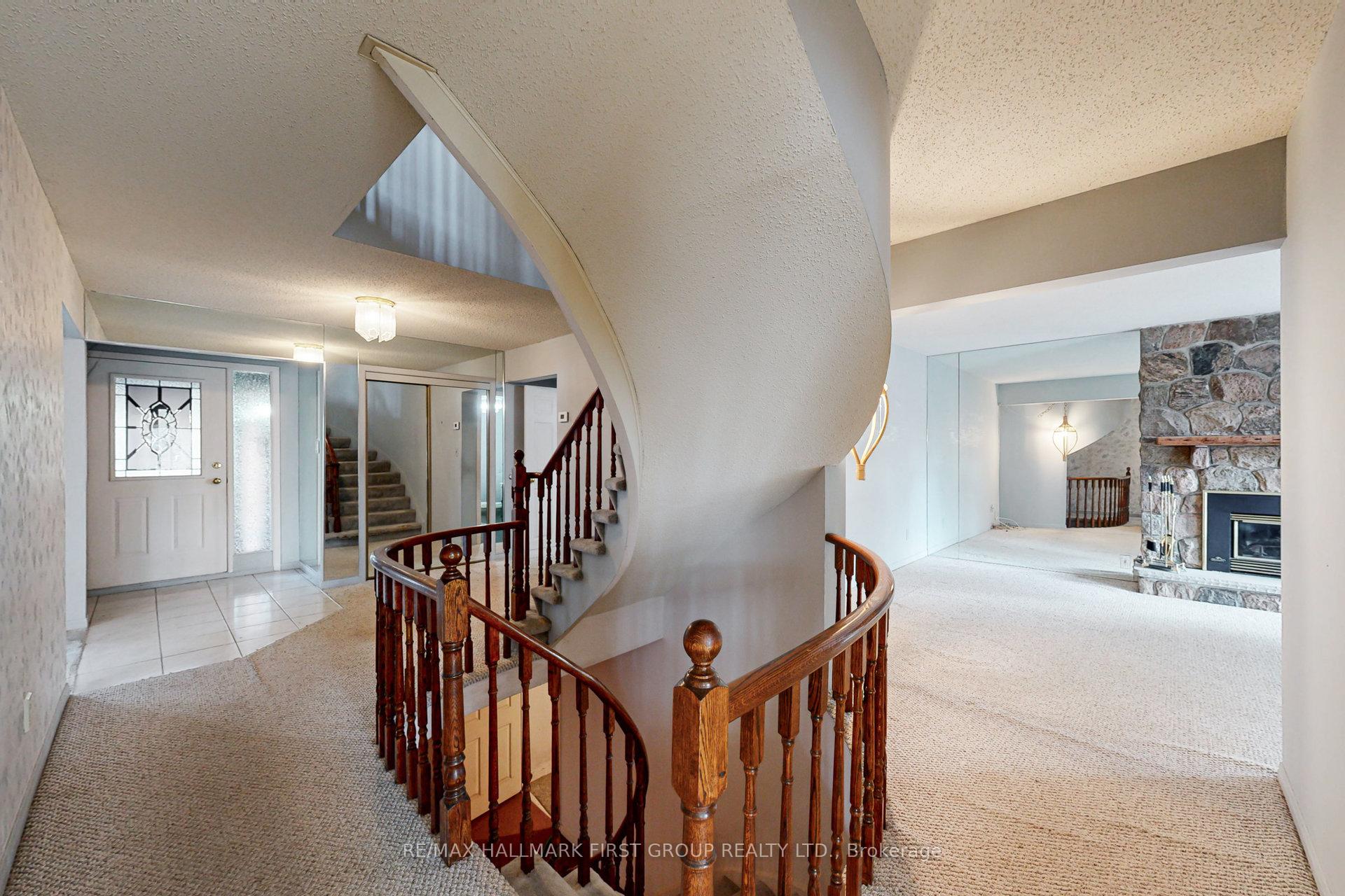 Photo 6 of 1008 Riverview Crescent, Pickering, Rouge Park — HOMEH