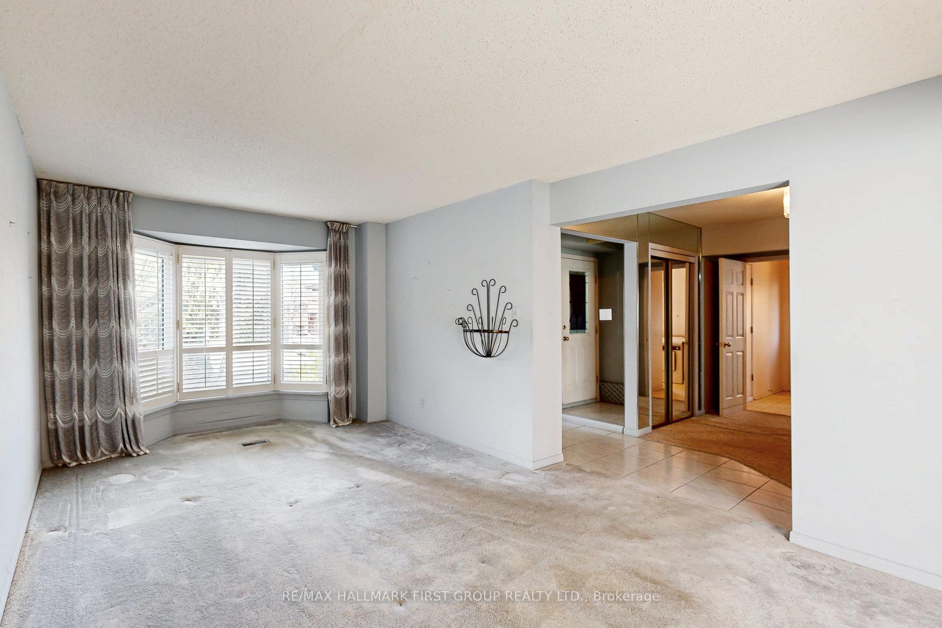 Photo 9 of 1008 Riverview Crescent, Pickering, Rouge Park — HOMEH