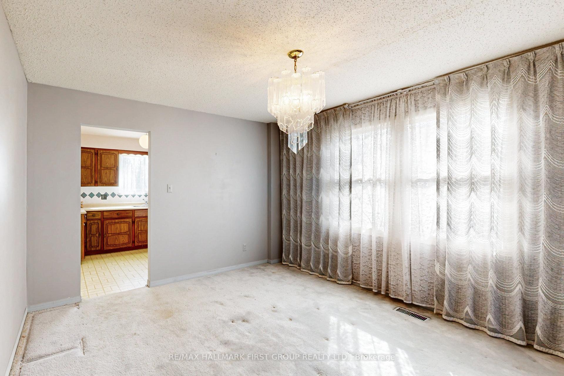 Photo 15 of 1008 Riverview Crescent, Pickering, Rouge Park — HOMEH