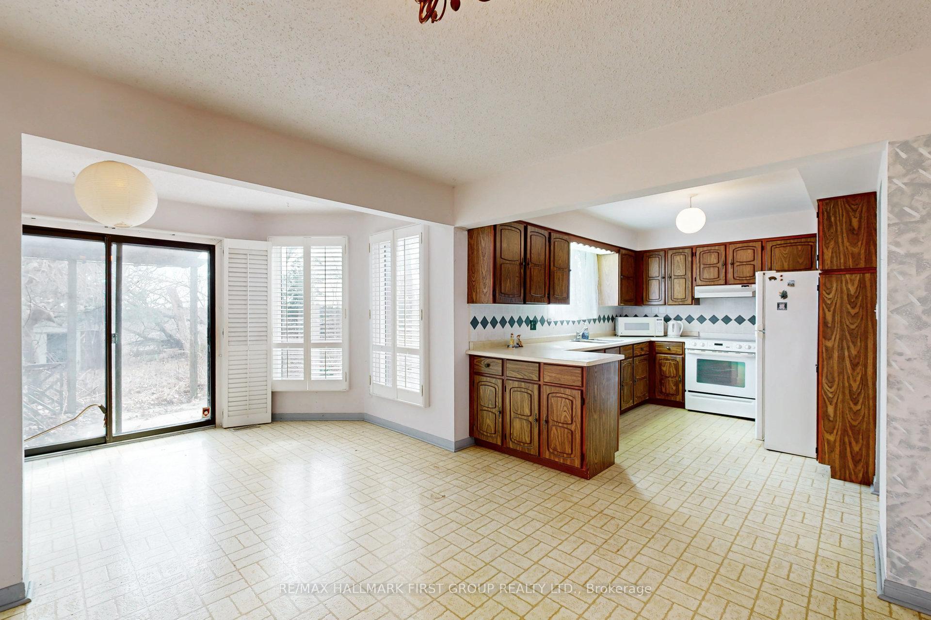 Photo 17 of 1008 Riverview Crescent, Pickering, Rouge Park — HOMEH