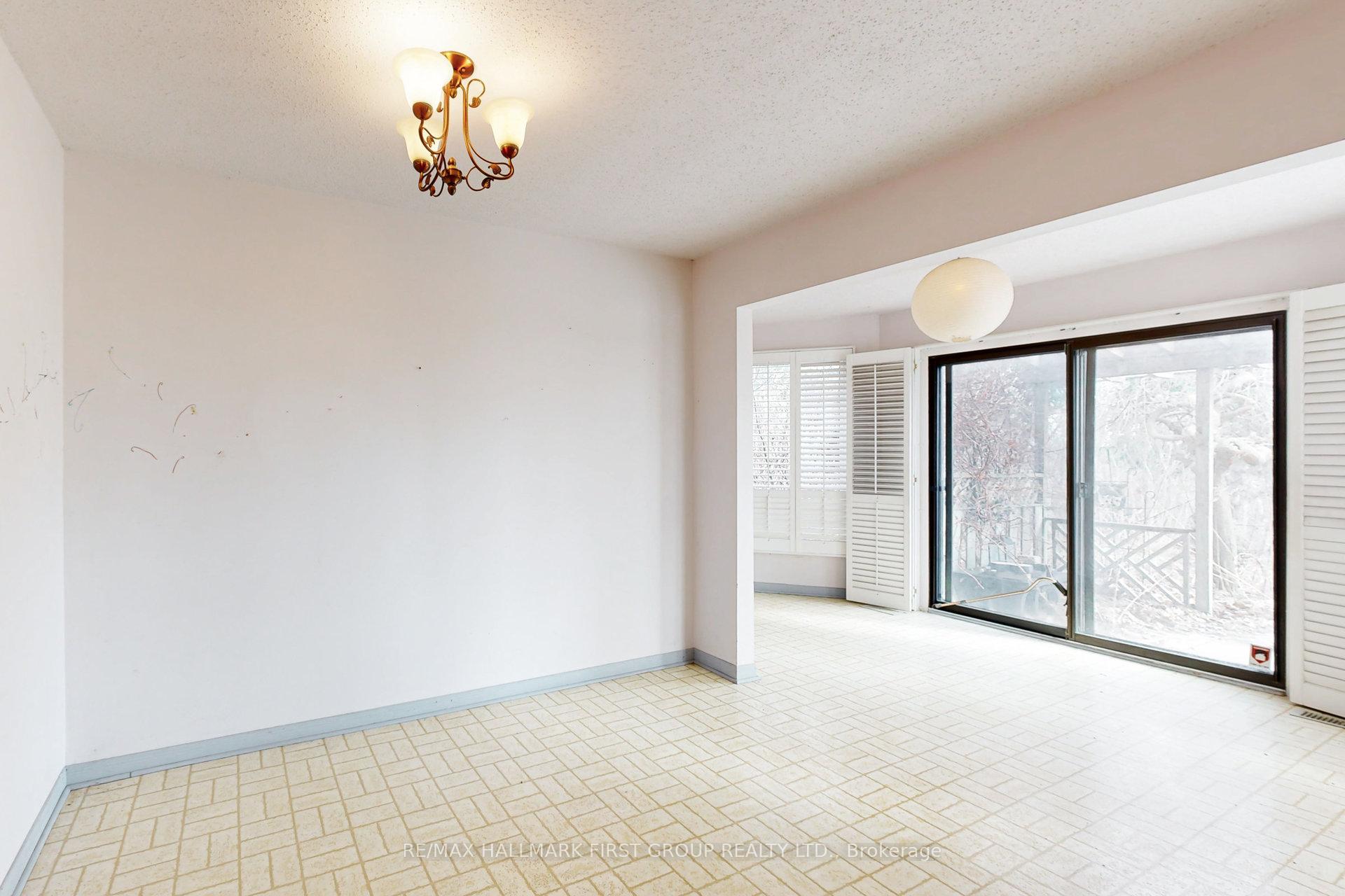 Photo 16 of 1008 Riverview Crescent, Pickering, Rouge Park — HOMEH
