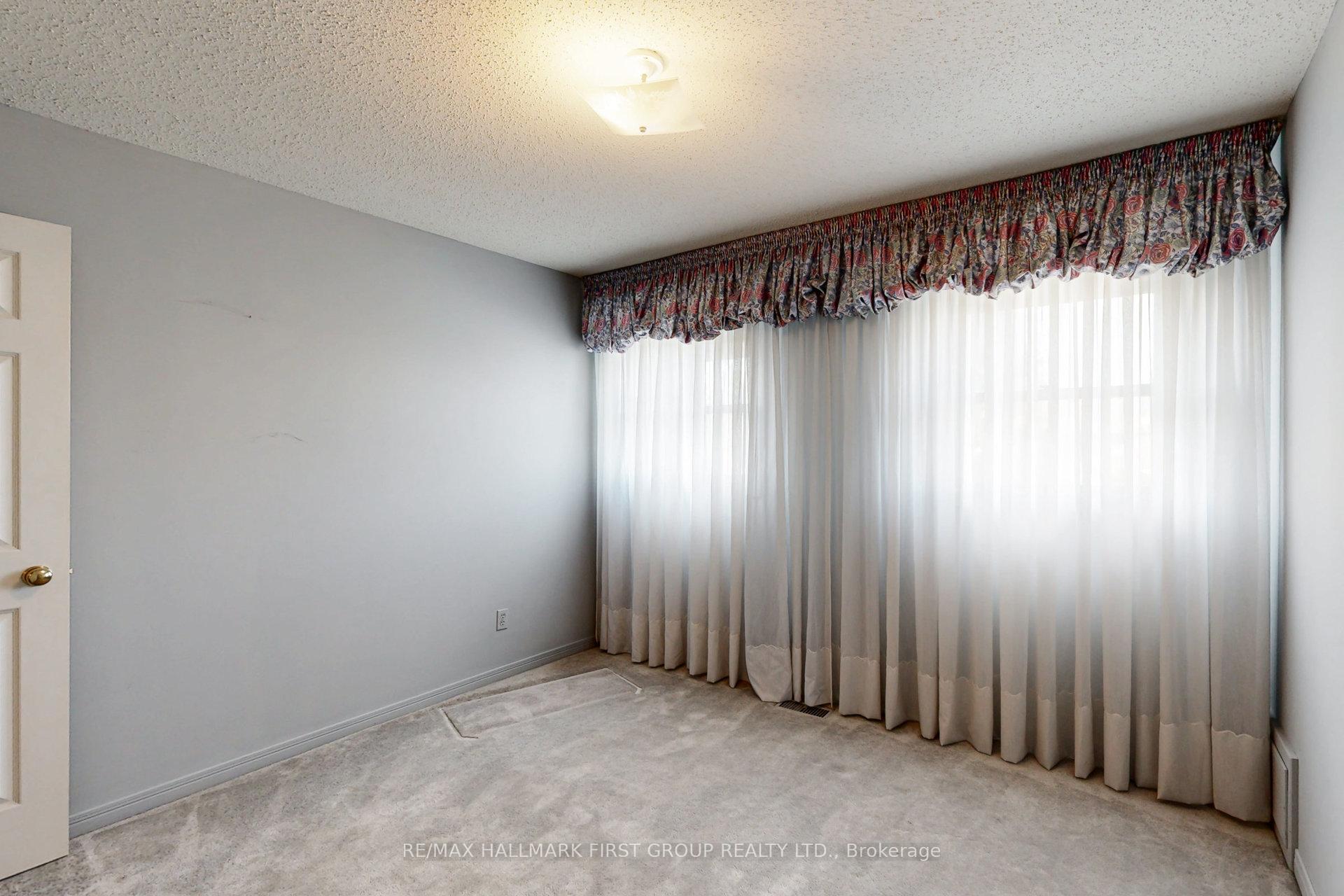 Photo 26 of 1008 Riverview Crescent, Pickering, Rouge Park — HOMEH