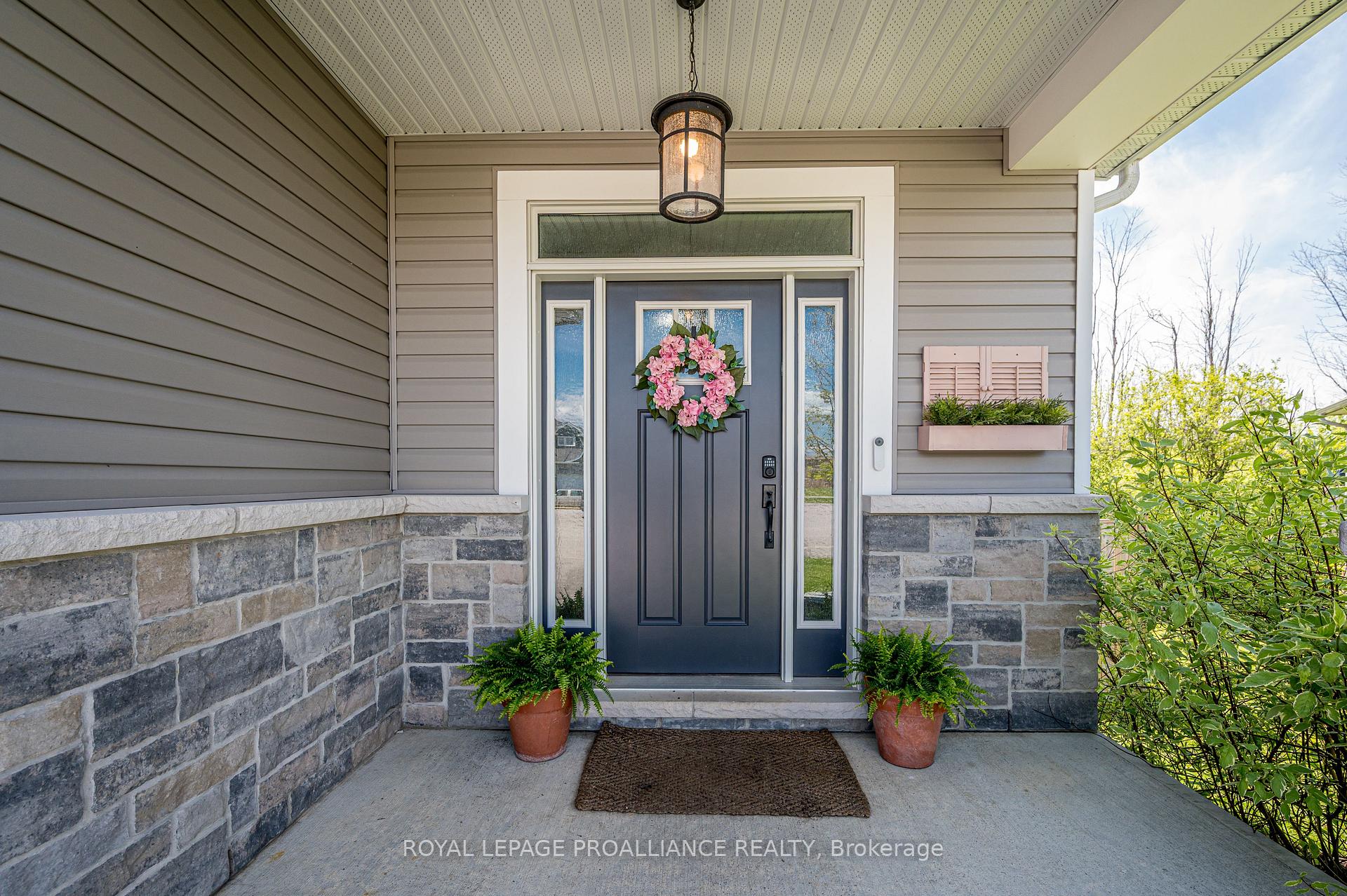 Photo 2 of 98 Redwood Drive, Belleville, Belleville Ward — HOMEH