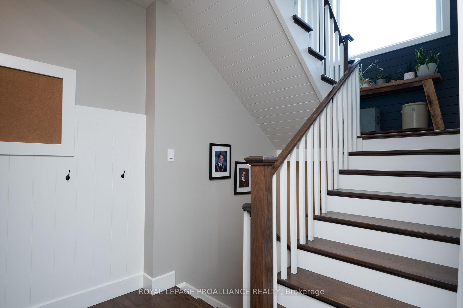 Photo 10 of 98 Redwood Drive, Belleville, Belleville Ward — HOMEH