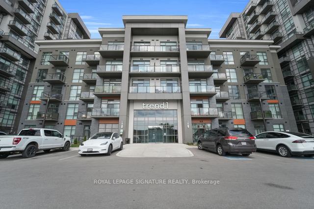 Front of Unit 1011, 450 Dundas Street E