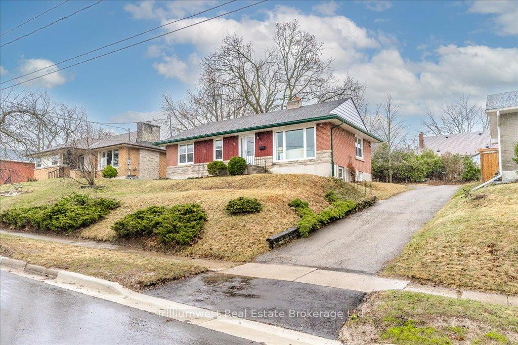 Photo 5 of 36 Rosewood Avenue, Guelph, Onward Willow — HOMEH
