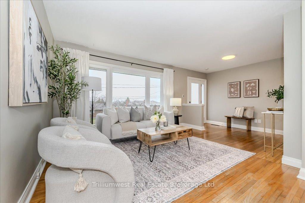 Photo 8 of 36 Rosewood Avenue, Guelph, Onward Willow — HOMEH