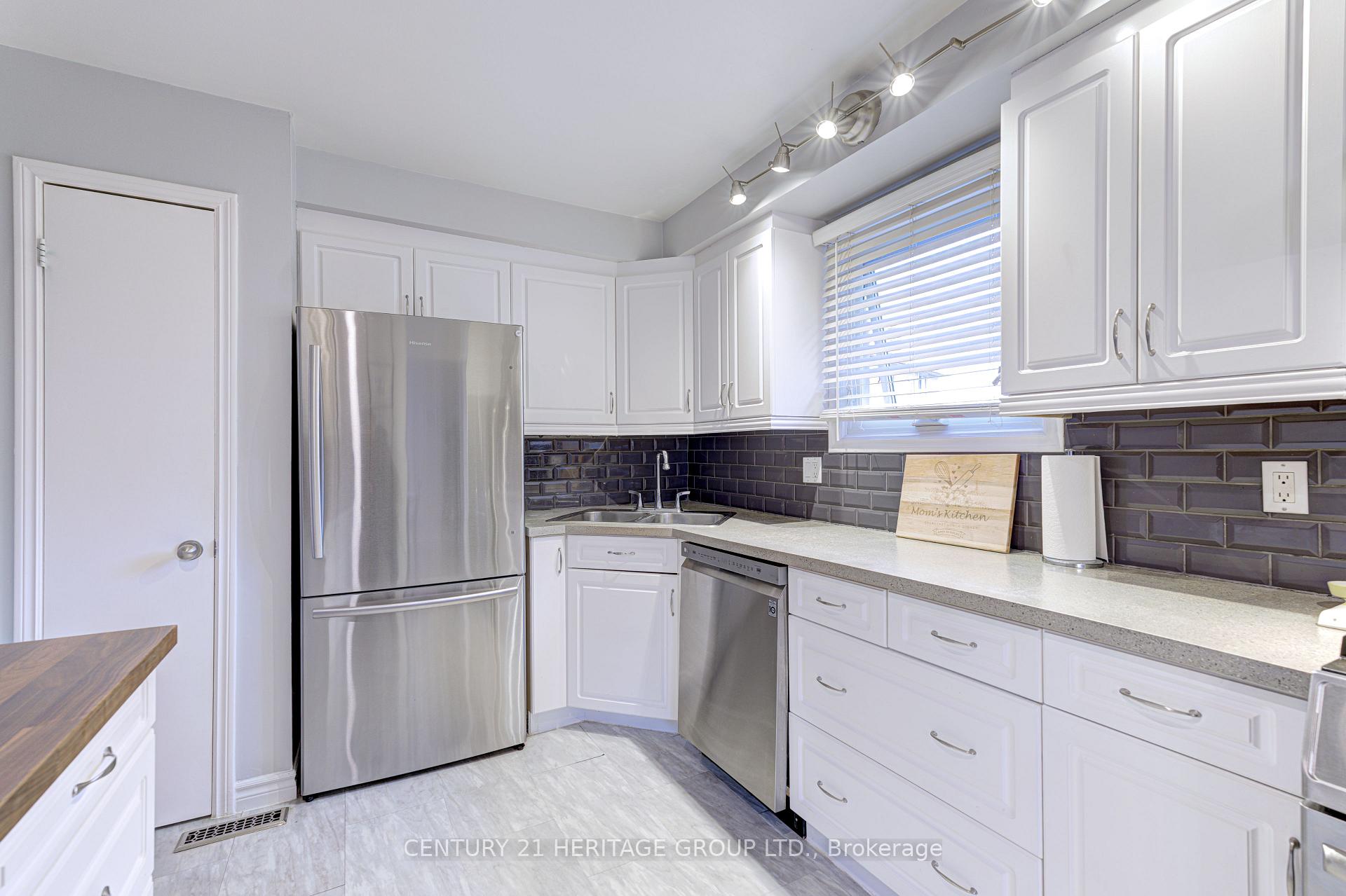 Photo 7 of 14 Macassa Court, Brampton, Heart Lake West — HOMEH