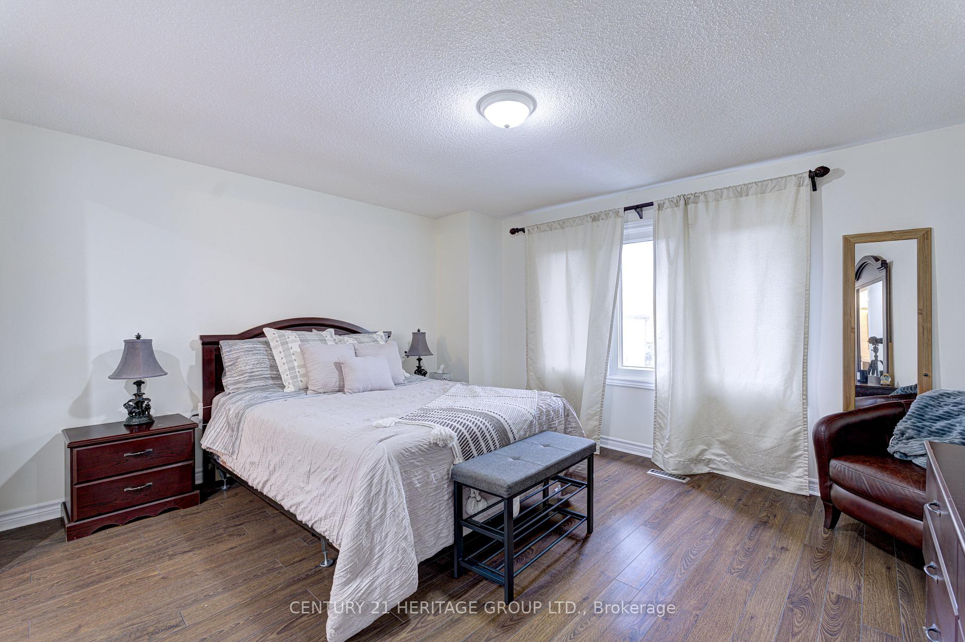Photo 11 of 14 Macassa Court, Brampton, Heart Lake West — HOMEH