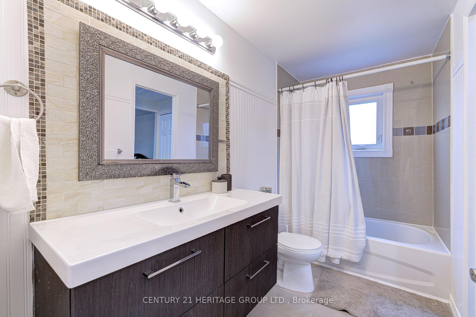 Photo 14 of 14 Macassa Court, Brampton, Heart Lake West — HOMEH
