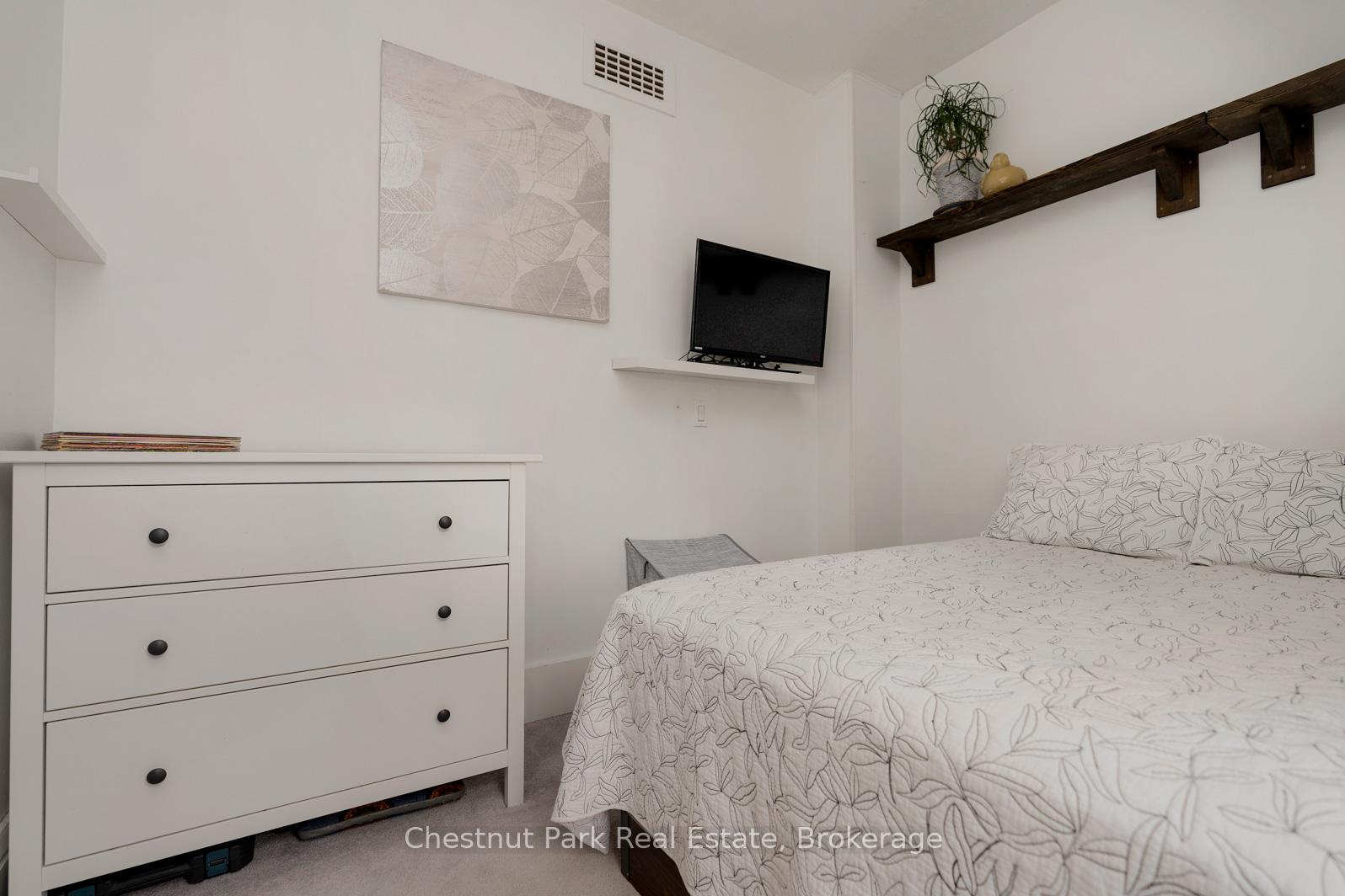 Photo 9 of 77 Niagara Street, Collingwood — HOMEH