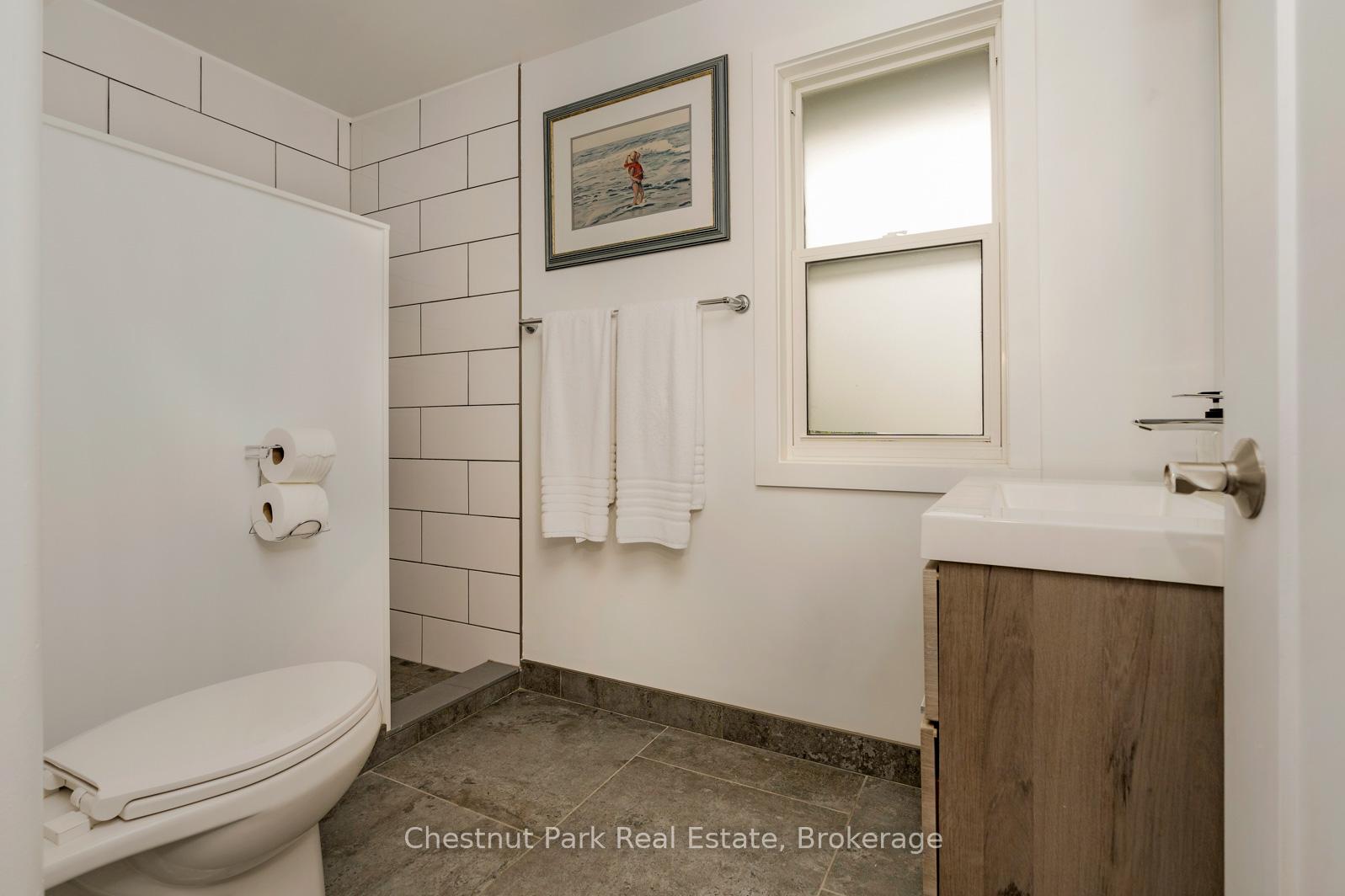 Photo 16 of 77 Niagara Street, Collingwood — HOMEH