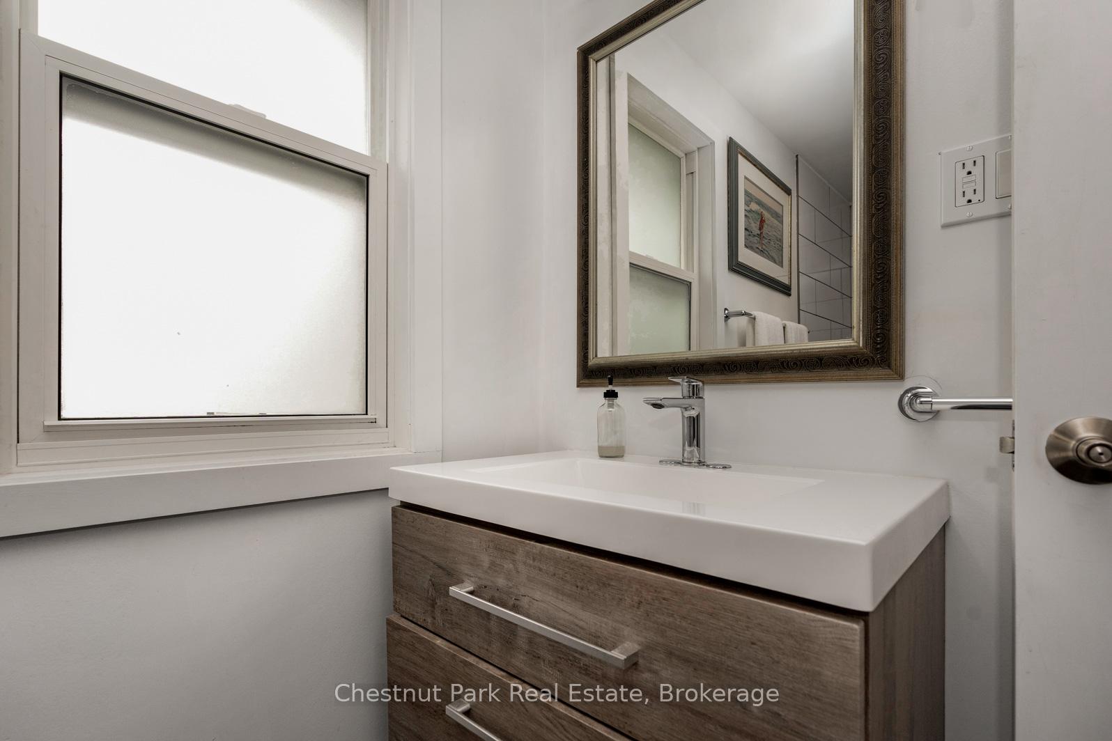 Photo 13 of 77 Niagara Street, Collingwood — HOMEH