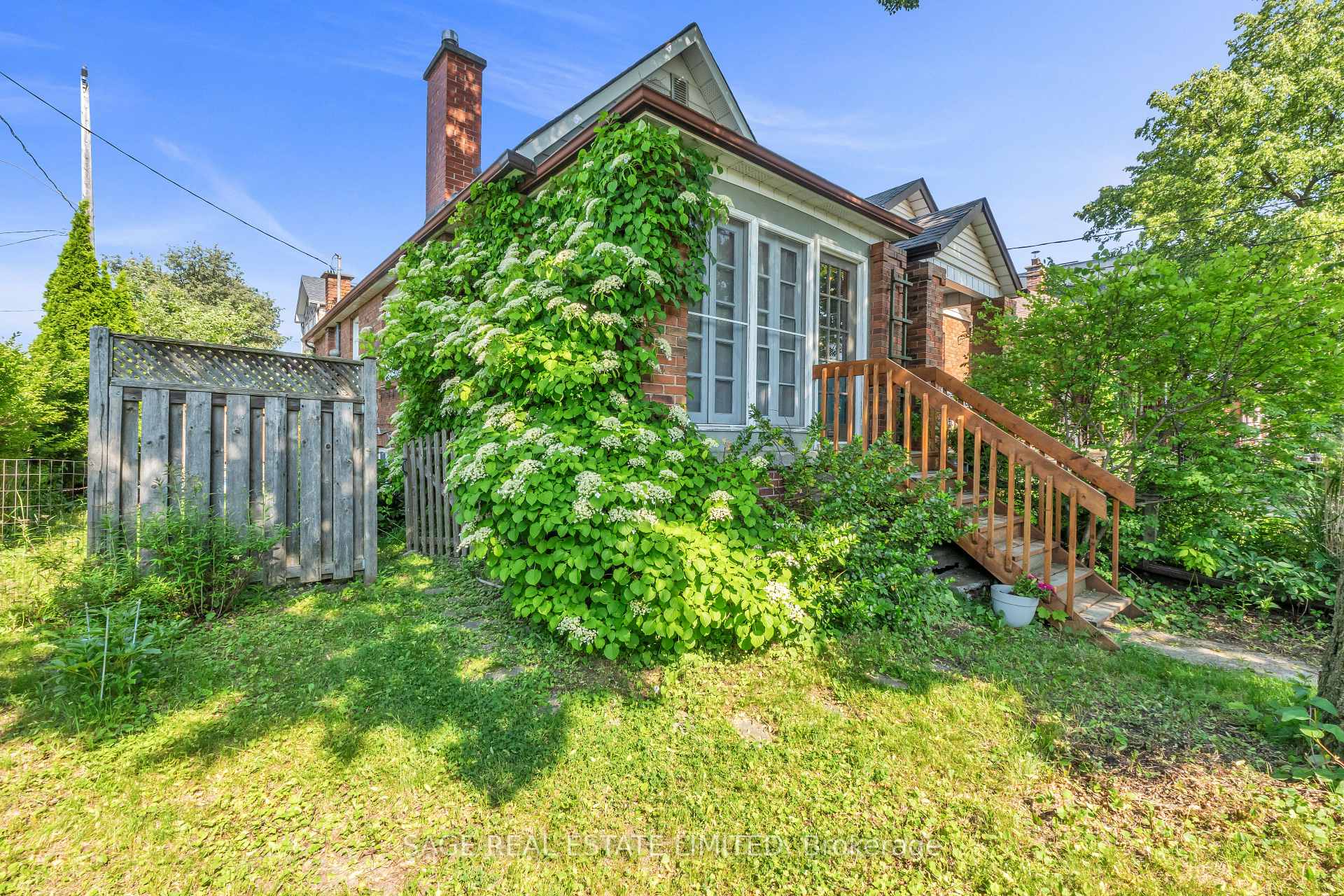 Front of 451 Glenholme Avenue