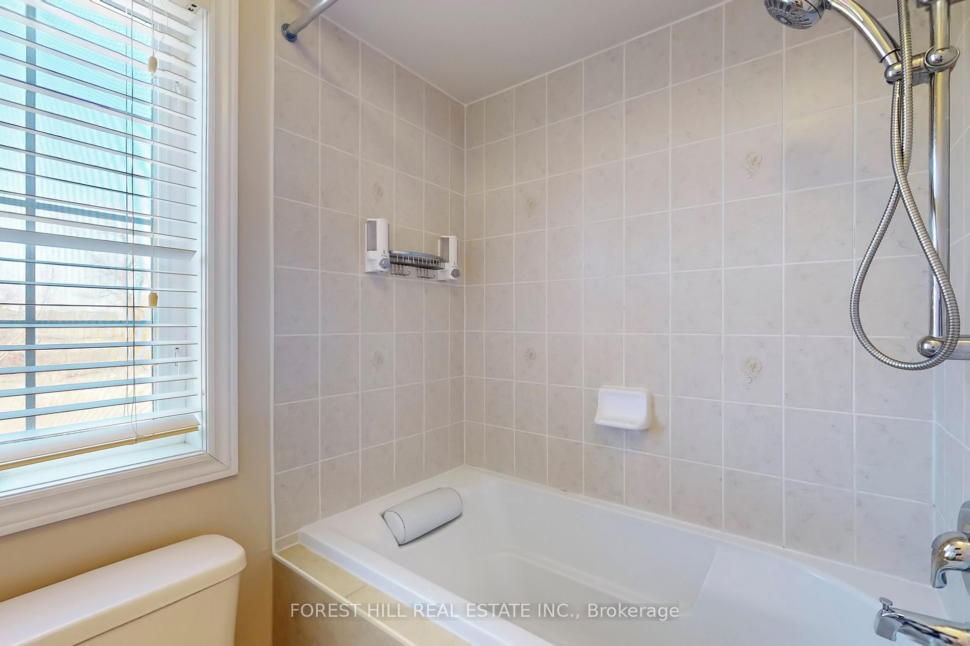Photo 36 of 48 River Valley Crescent, Markham, Victoria Manor-Jennings Gate — HOMEH