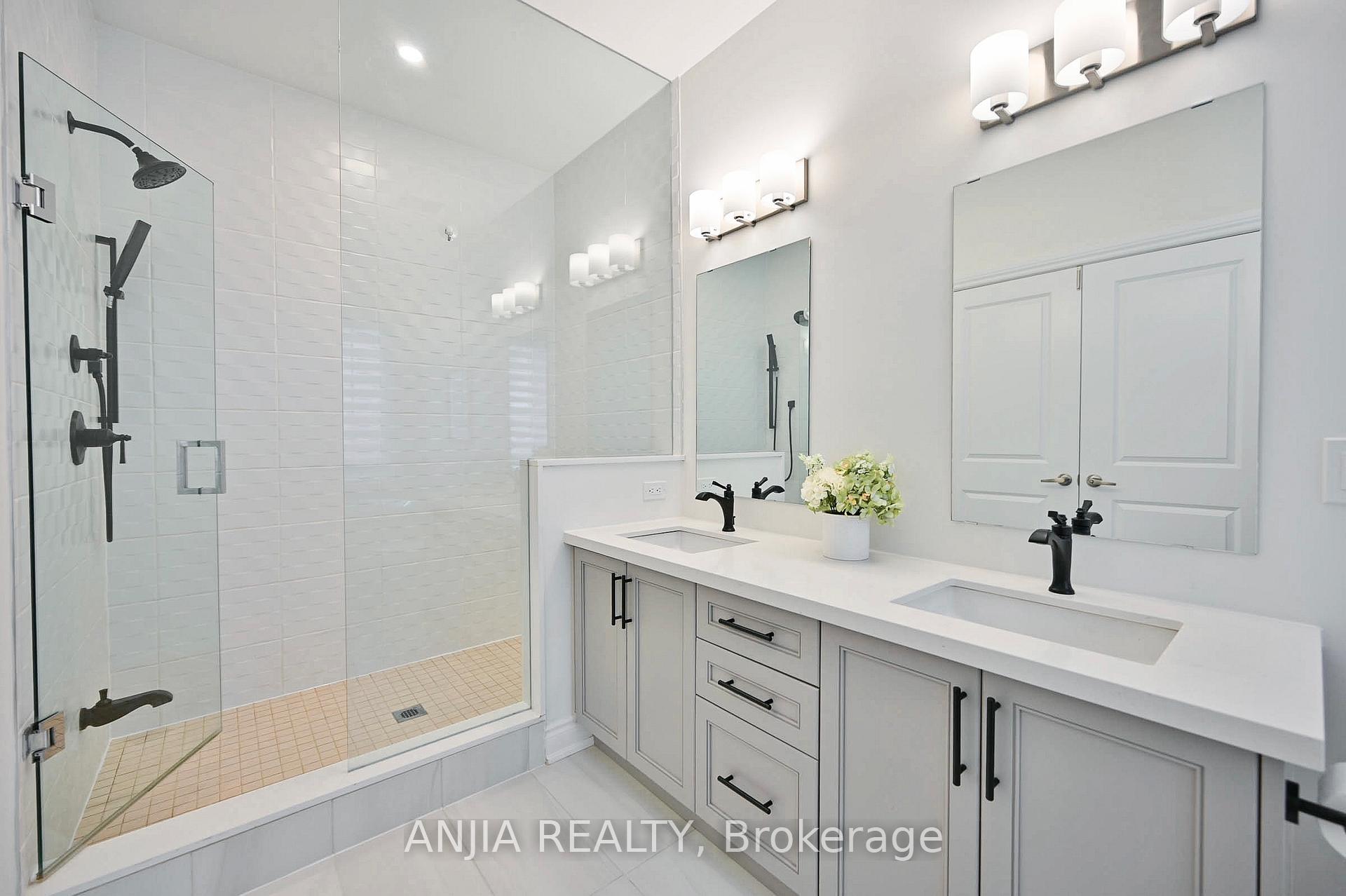 Photo 4 of 19 York Downs Boulevard, Markham, Angus Glen — HOMEH