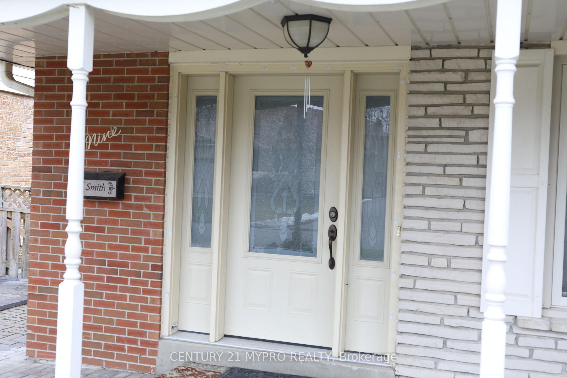 Photo 2 of 9 Tuscay Court, Markham, Unionville — HOMEH