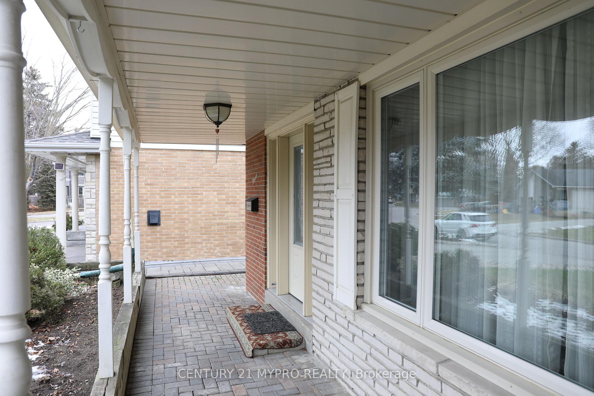 Photo 11 of 9 Tuscay Court, Markham, Unionville — HOMEH