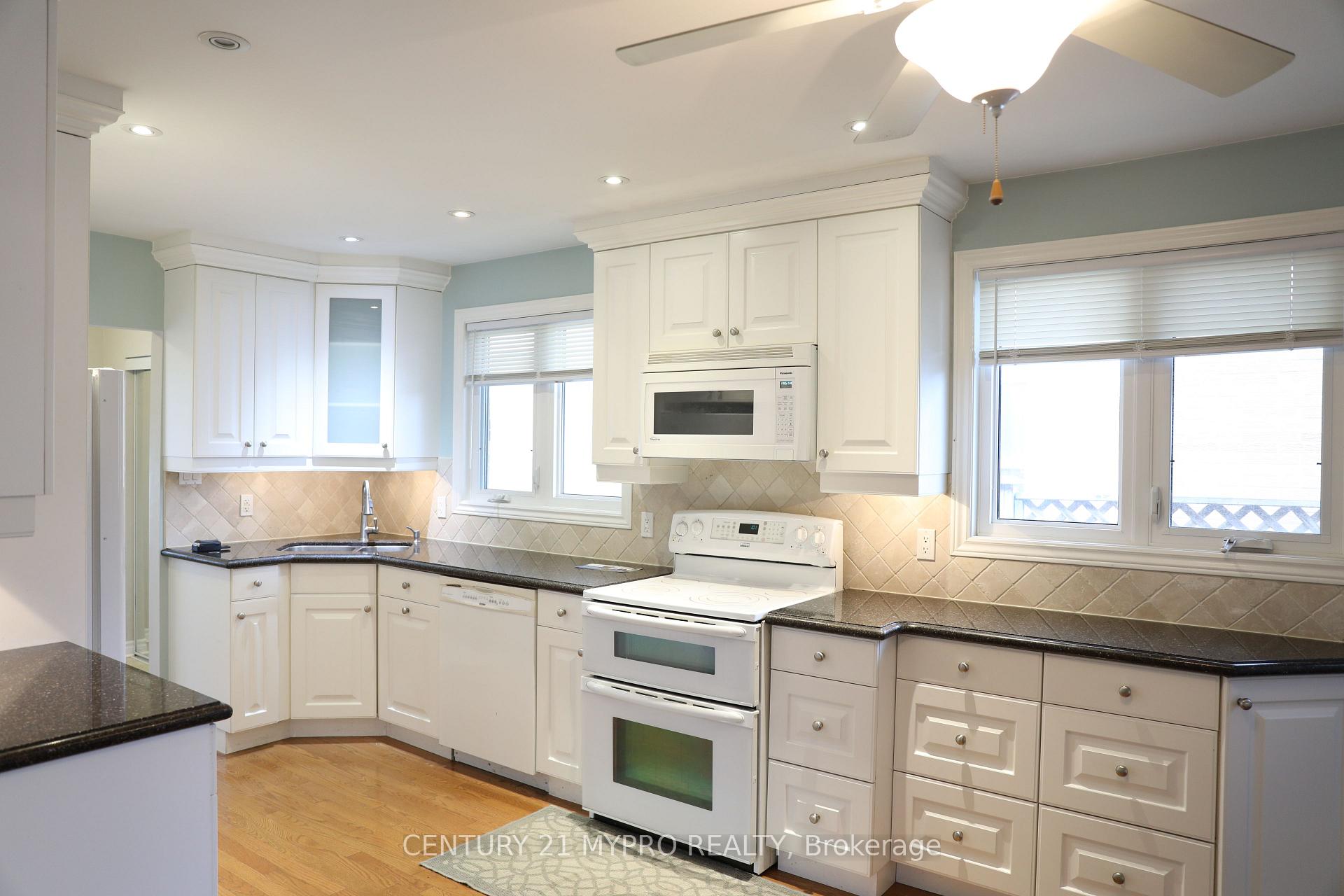 Photo 4 of 9 Tuscay Court, Markham, Unionville — HOMEH